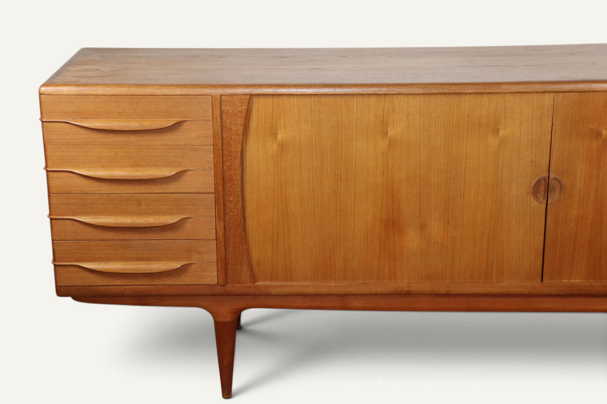 Enfilade scandinave en teck par Johannes Andersen pour Samcom – Années 60
