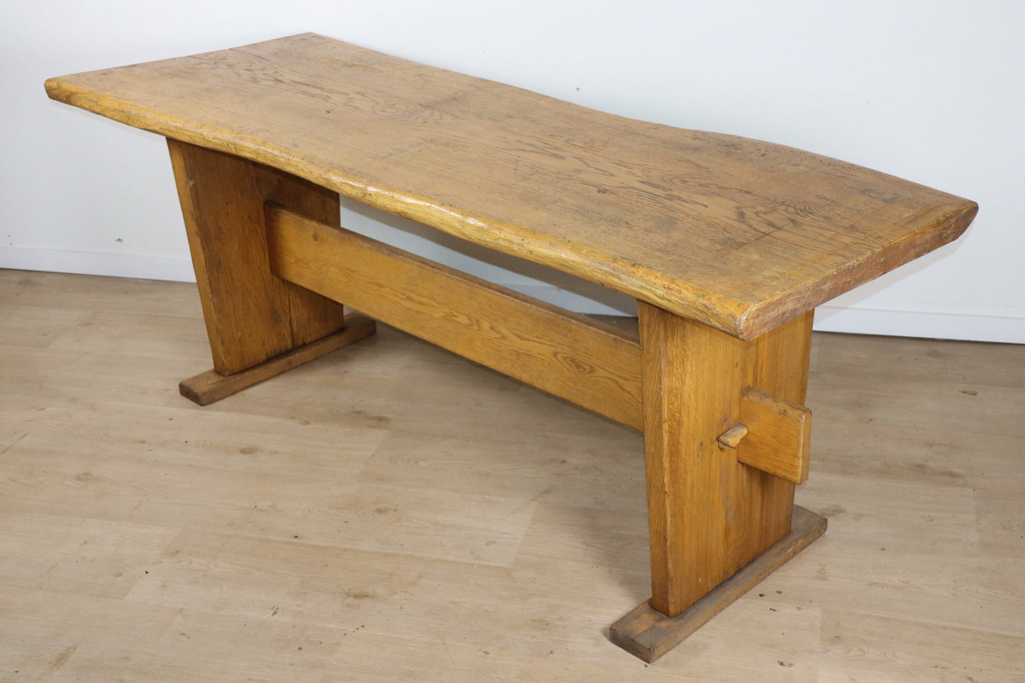 Table de repas brutaliste en bois massif - Années 50/60