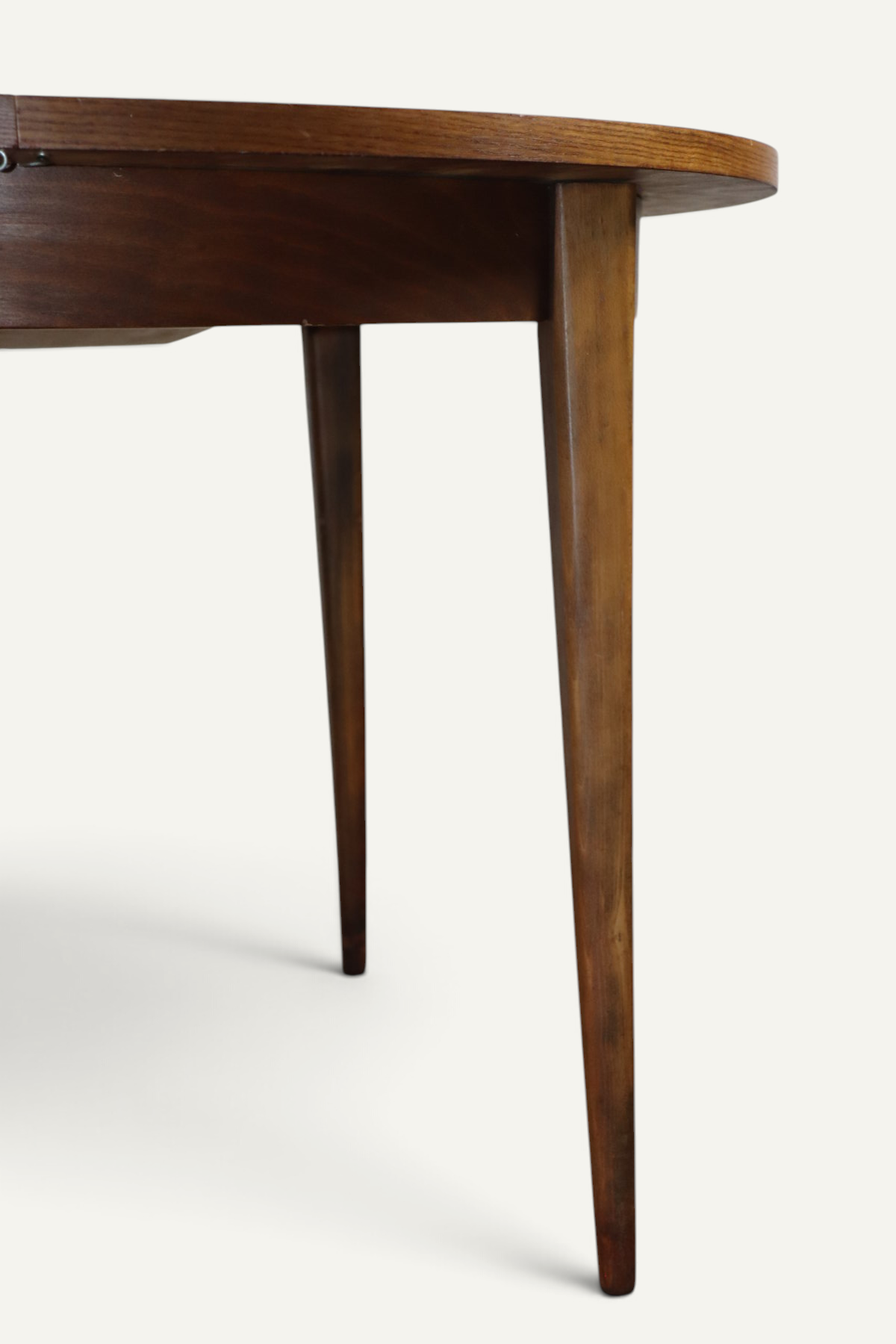 Table de repas ronde extensible en teck – années 60