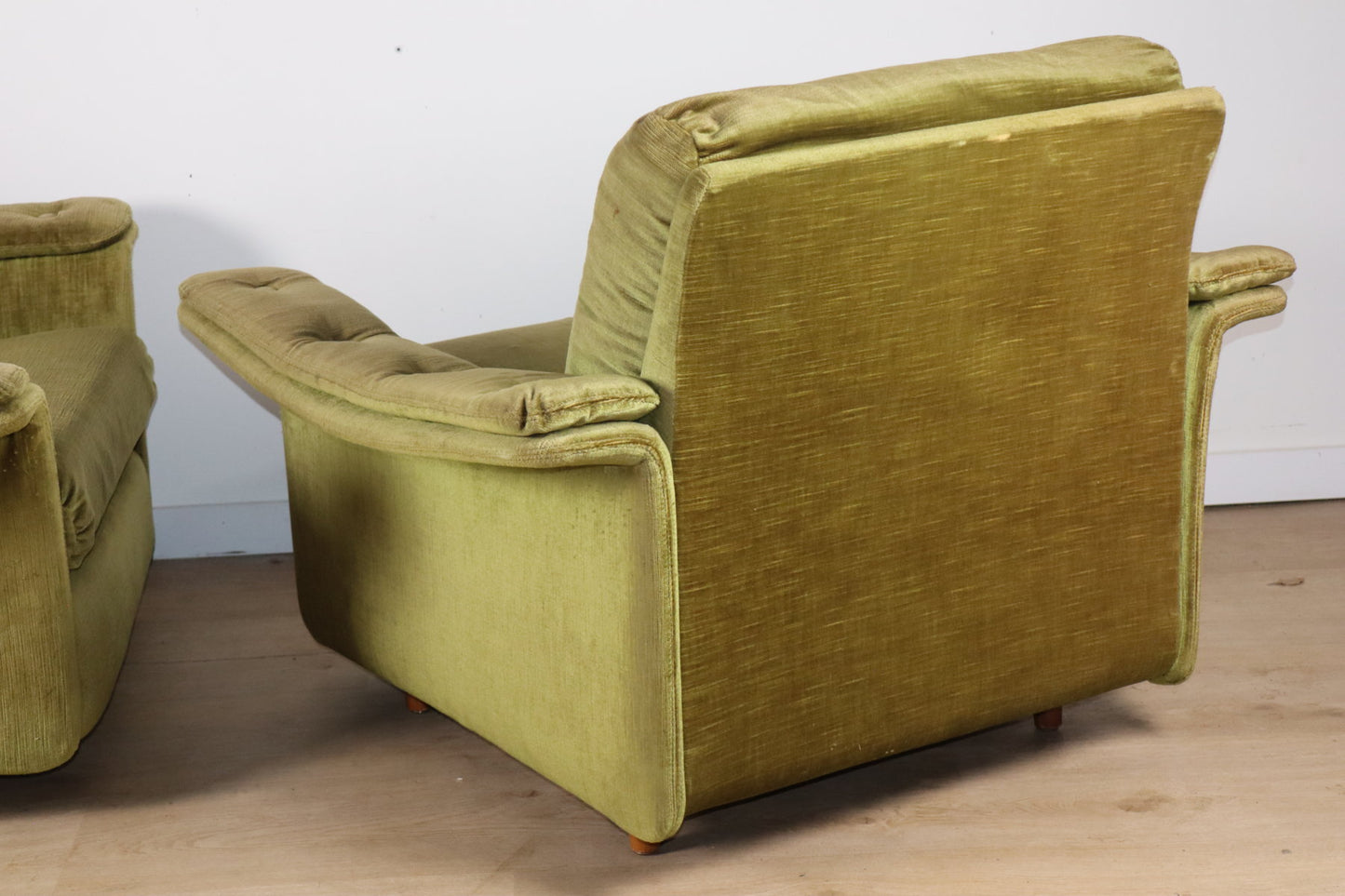 Paire de fauteuils vintage en velours – Années 60