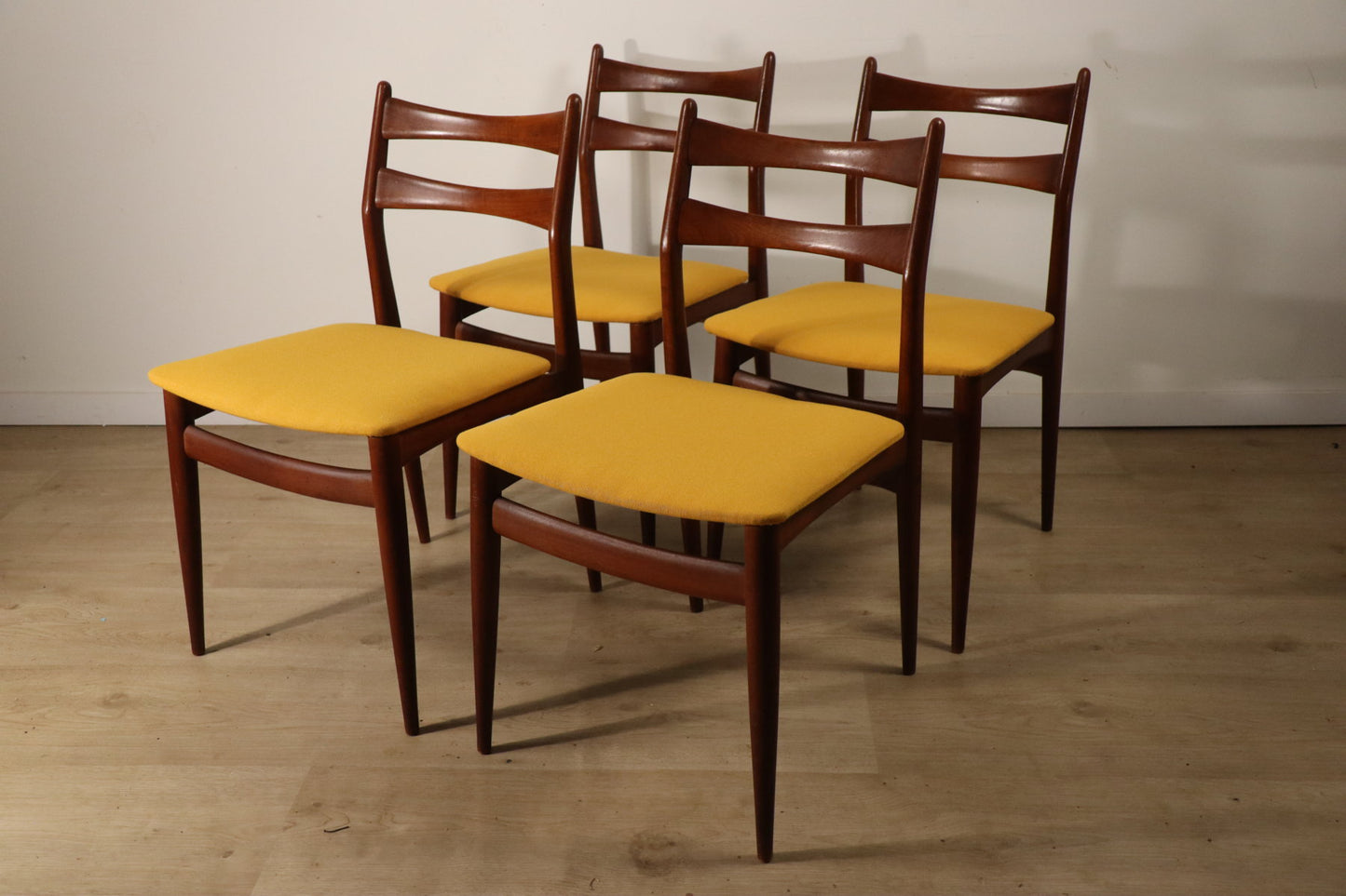 Série de 4 chaises scandinave édition Swiss Teak, 1960