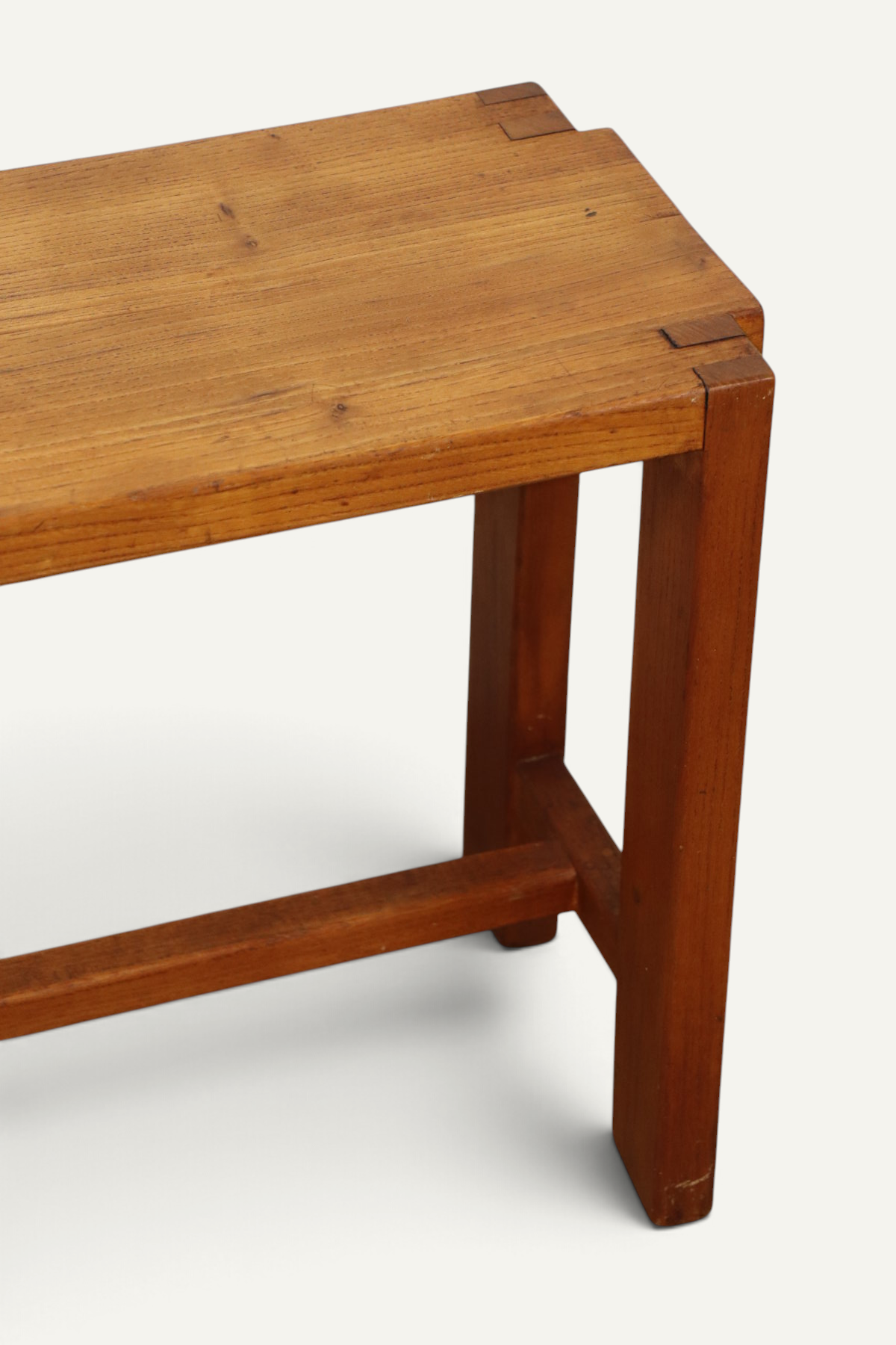 Banc S09 en orme massif par Pierre Chapo – Années 70