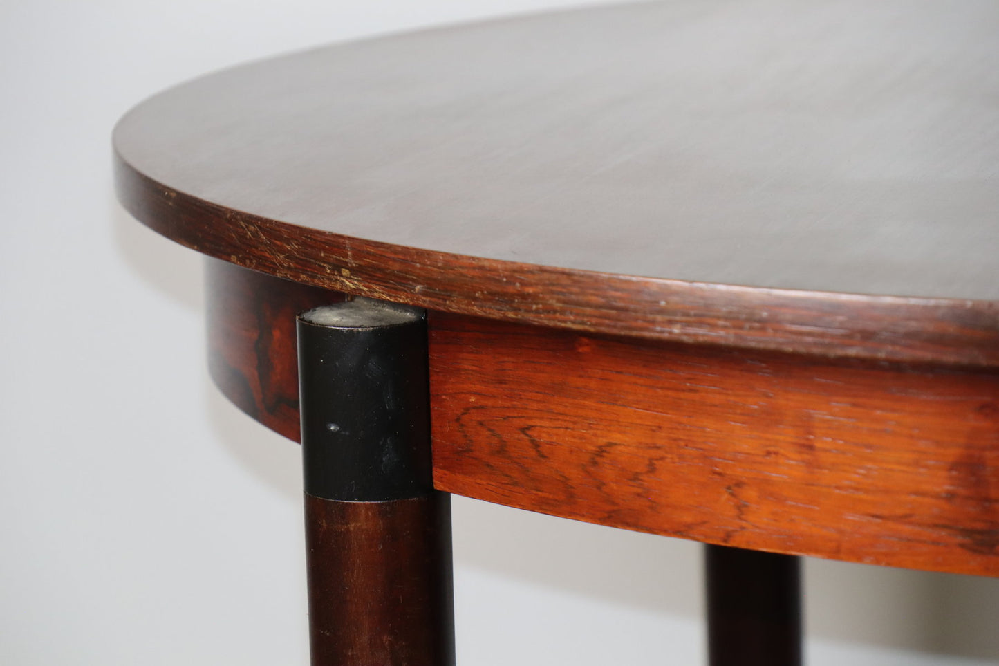 Table de repas ronde extensible palissandre - Années 1960