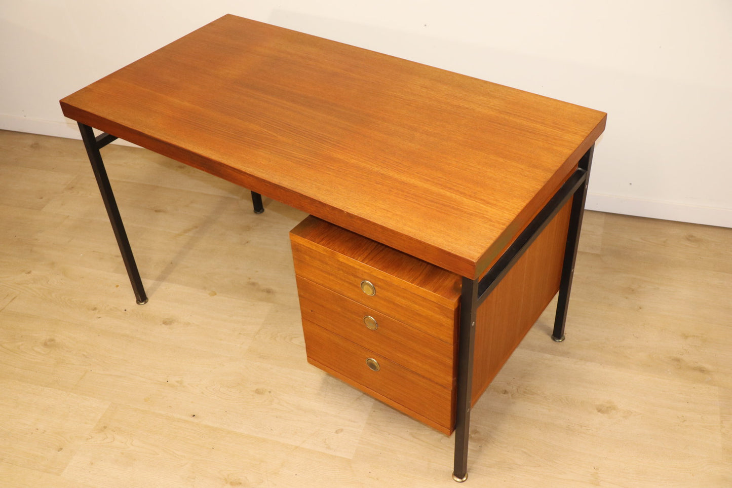 Bureau vintage en teck & métal – années 60