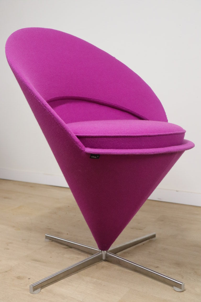 Chaise modèle « Cone Chair » Verner Panton édition Vitra