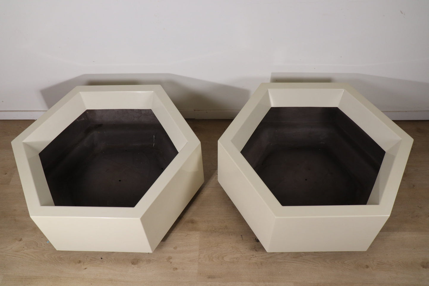 Paire de jardinières hexagonales en fibre de verre vintage – 1970