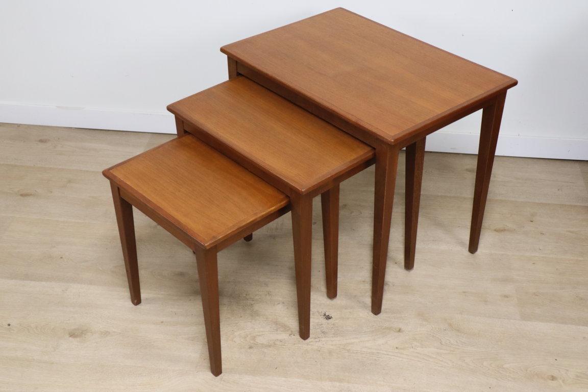 Tables gigognes scandinave "Kvalitet Form Funktion" en teck, 1960