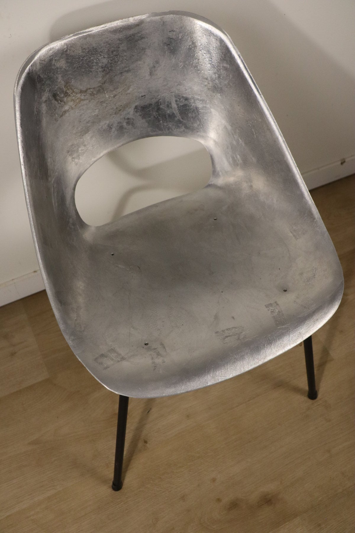 Chaise Aluminium modèle "Tulipe" de Pierre Guariche édition Steiner, 1960