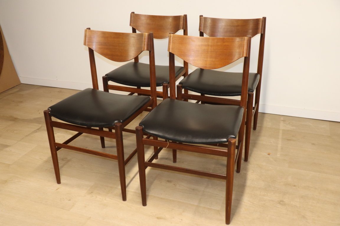 Série de 4 chaises italiennes par Gianfranco Frattini en teck, 1960