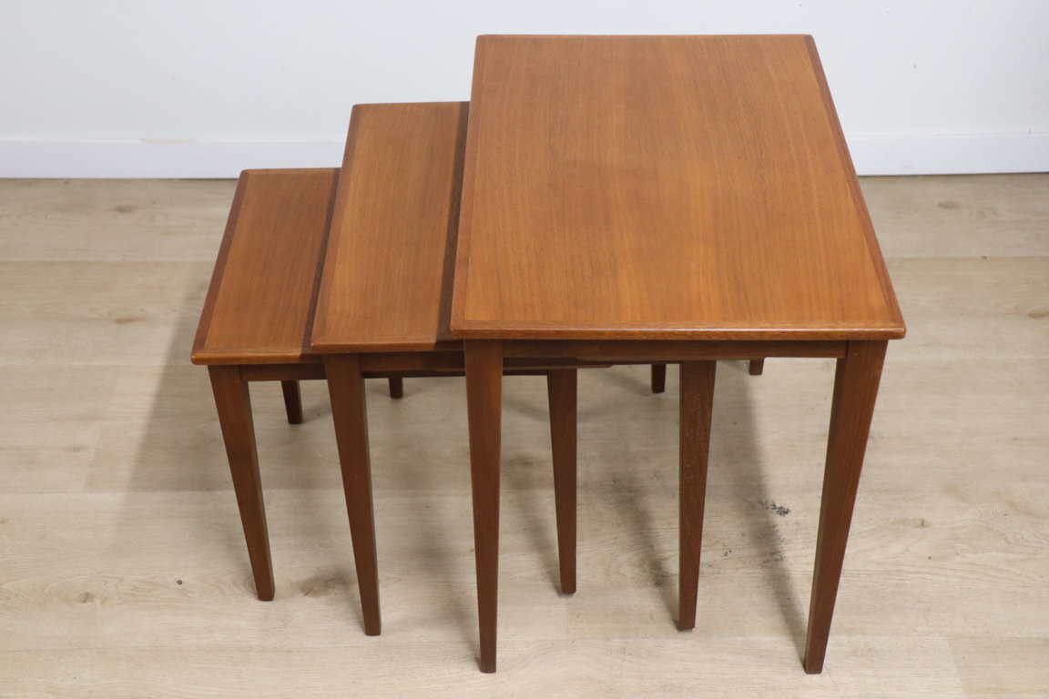 Tables gigognes scandinave "Kvalitet Form Funktion" en teck, 1960