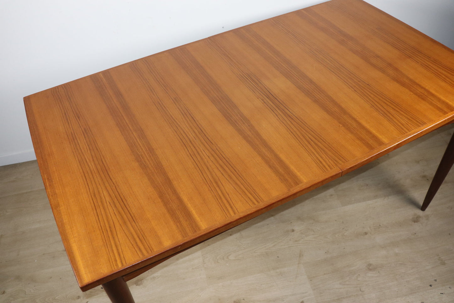 Table de repas scandinave extensible en teck – années 60