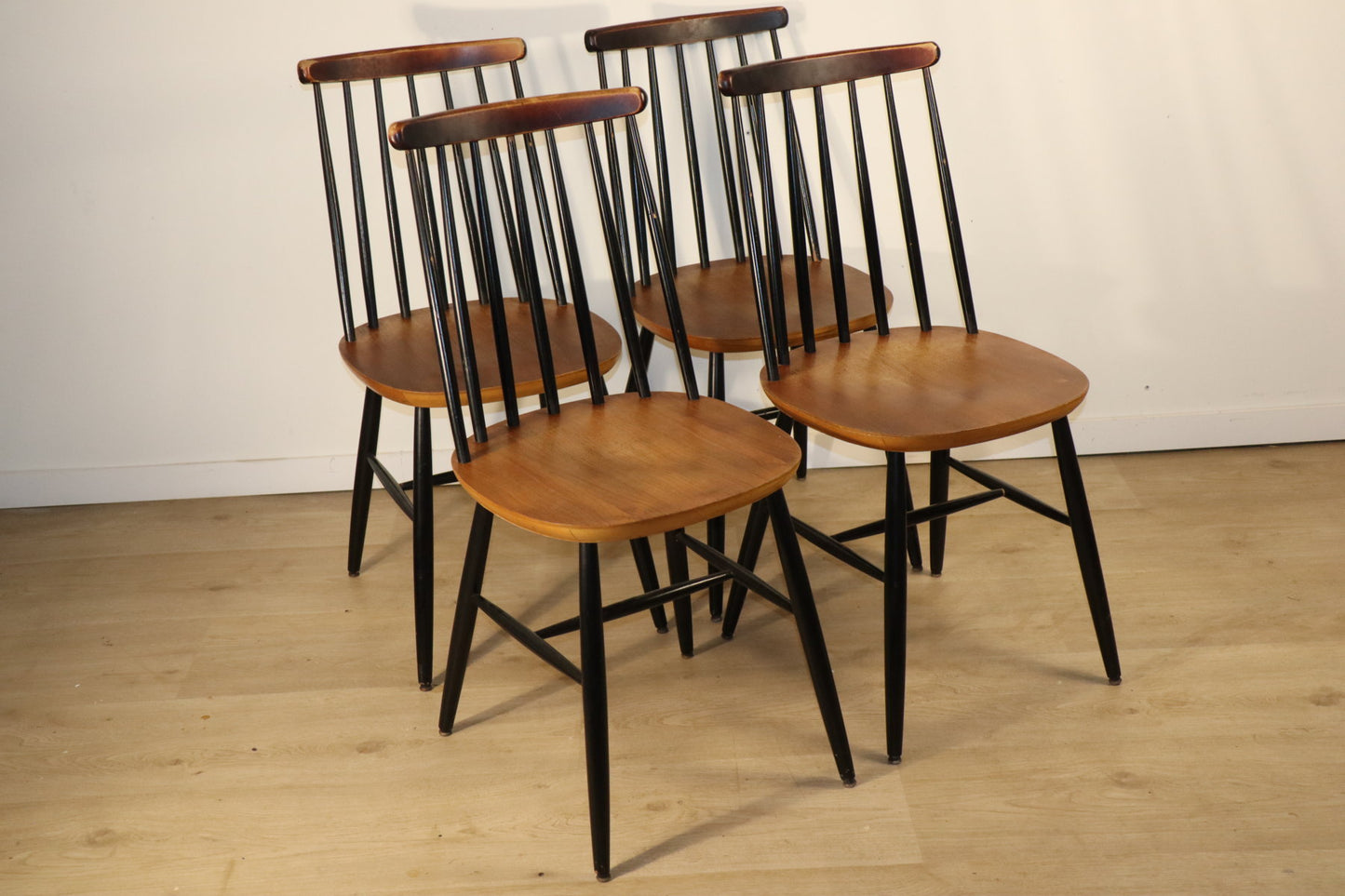 Série de 4 chaises vintage en bois, 1960