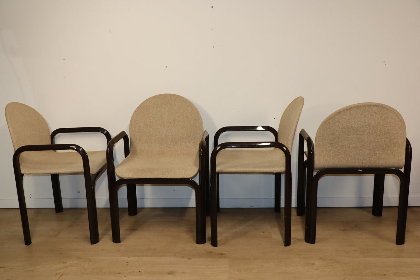 Ensemble de 4 chaises par Gae Aulenti pour Knoll
