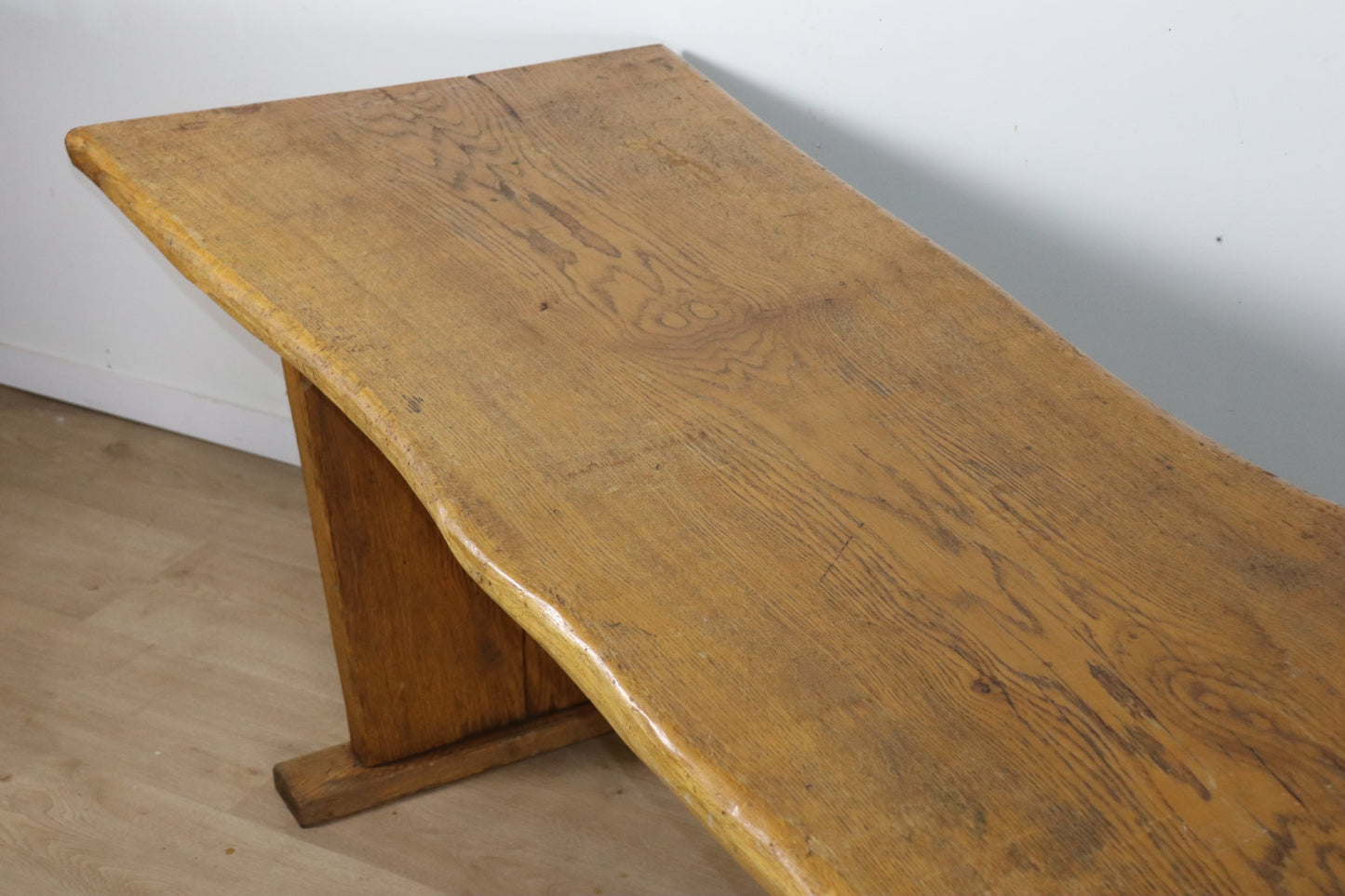 Table de repas brutaliste en bois massif - Années 50/60