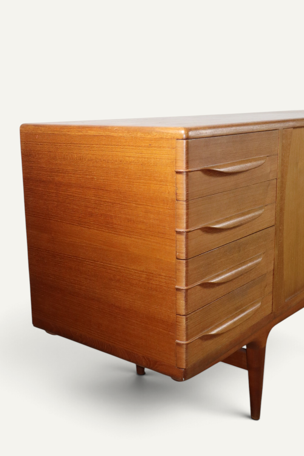 Enfilade scandinave en teck par Johannes Andersen pour Samcom – Années 60