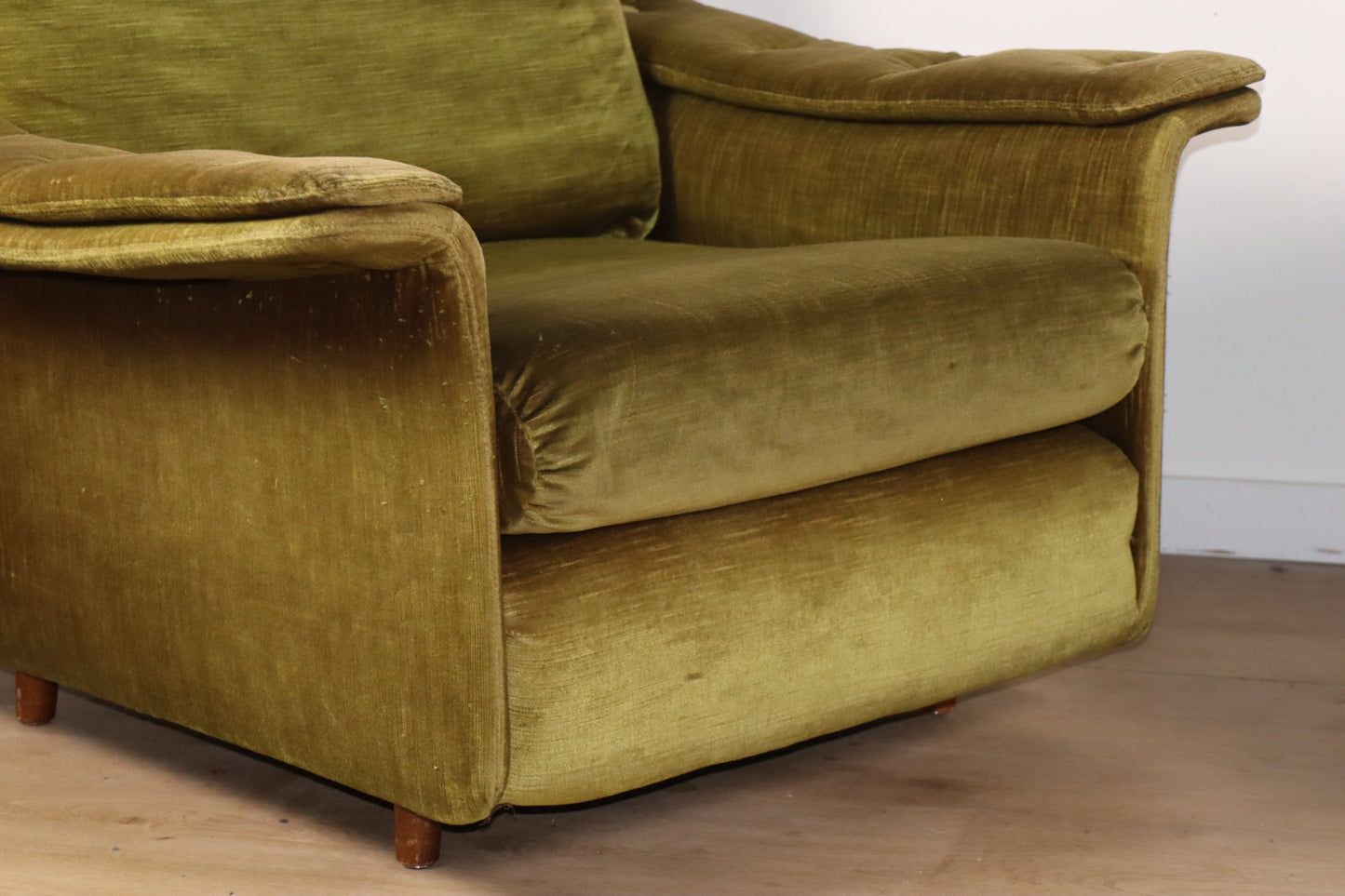 Paire de fauteuils vintage en velours – Années 60