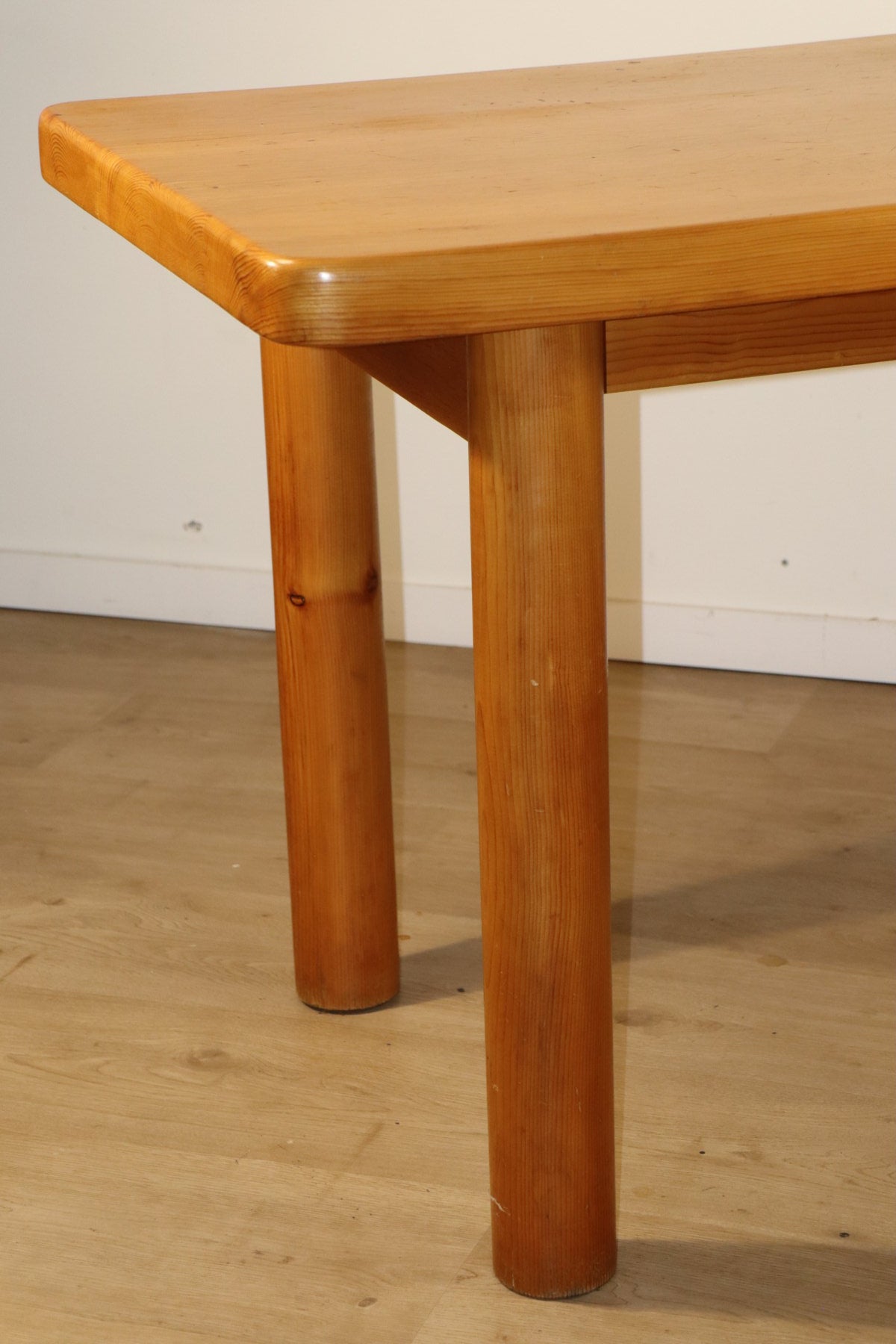 Table René Martin en pin massif moderniste, 1960