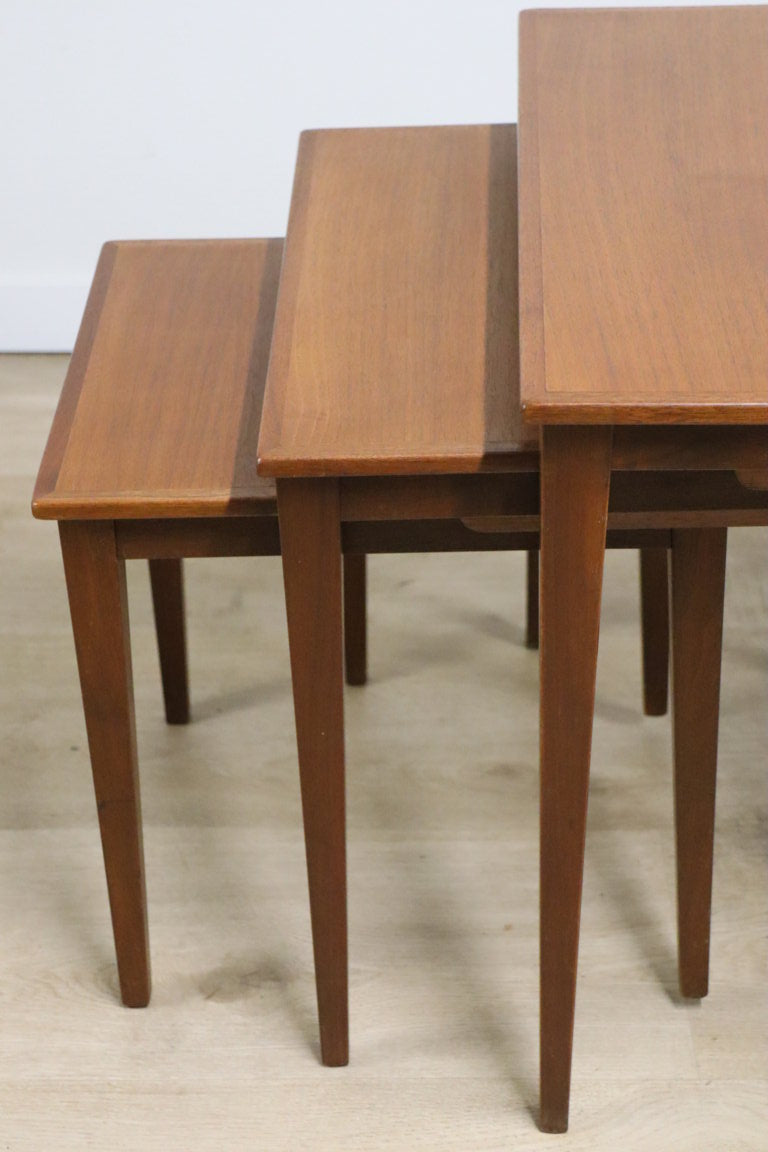 Tables gigognes scandinave "Kvalitet Form Funktion" en teck, 1960