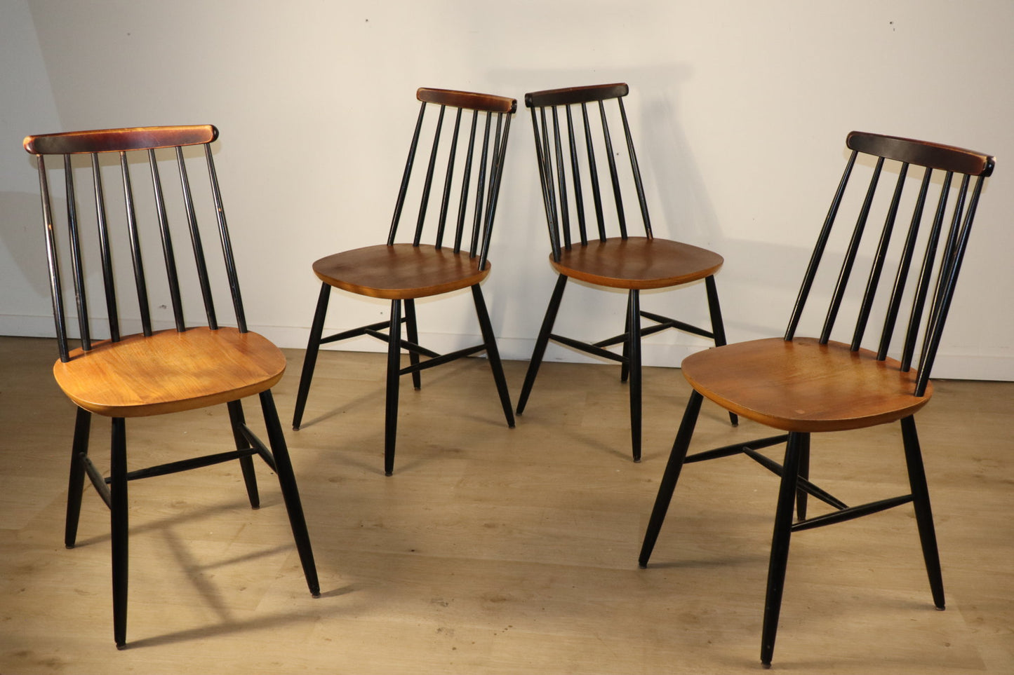 Série de 4 chaises vintage en bois, 1960