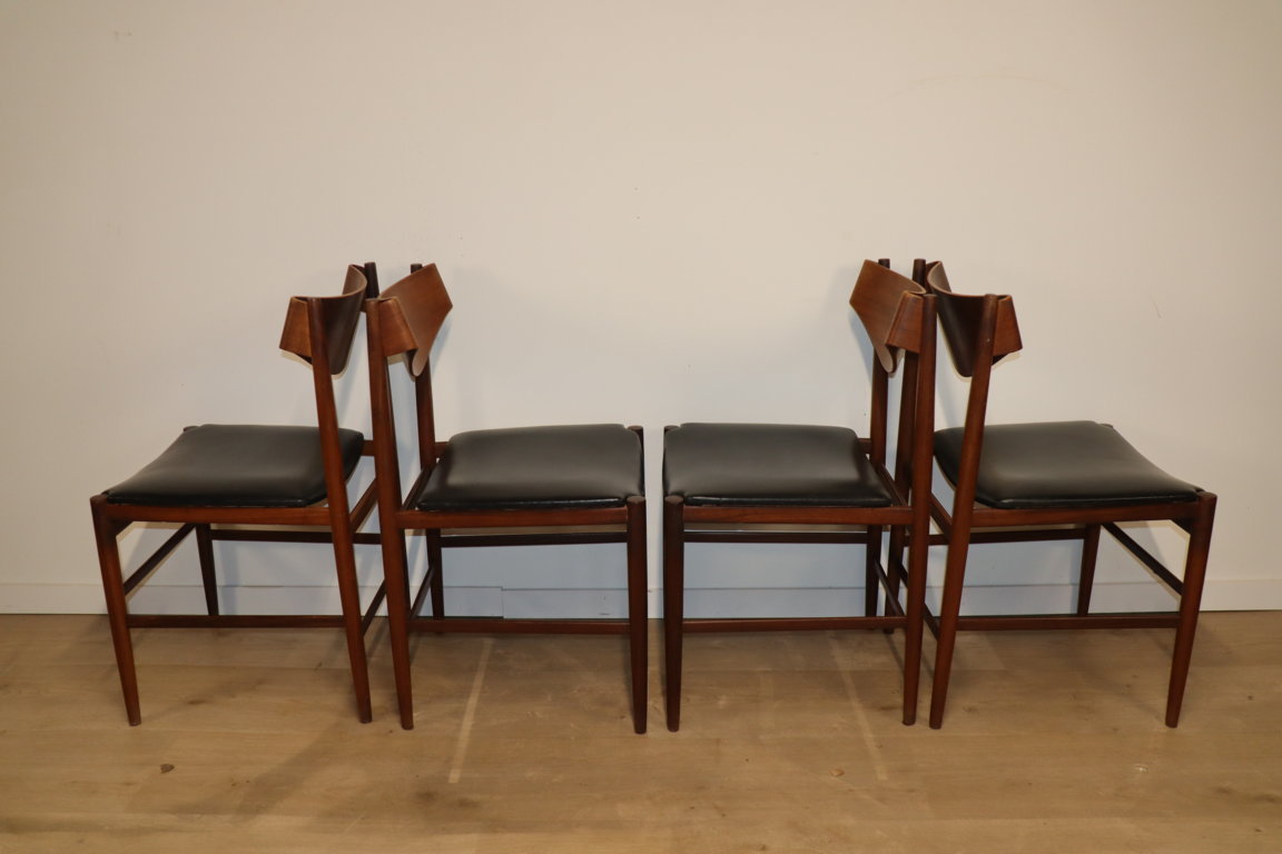 Série de 4 chaises italiennes par Gianfranco Frattini en teck, 1960