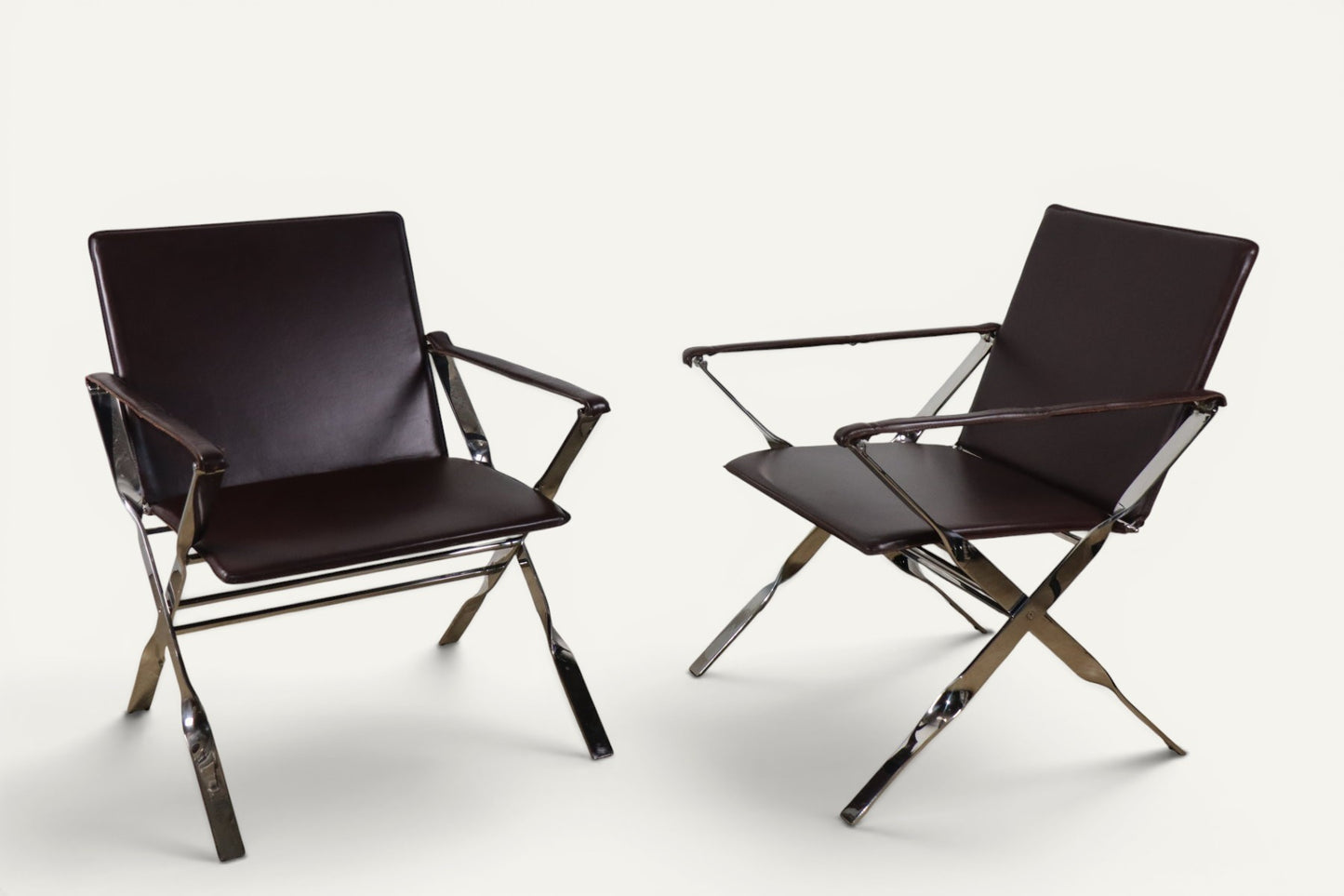 Paire de fauteuils en cuir et métal chromé, Italie - 1970