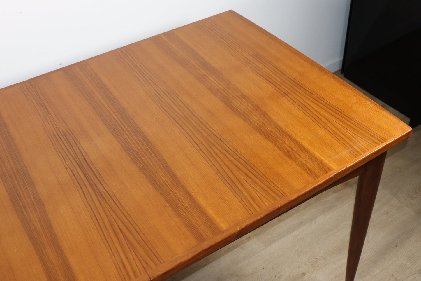 Table de repas scandinave extensible en teck – années 60