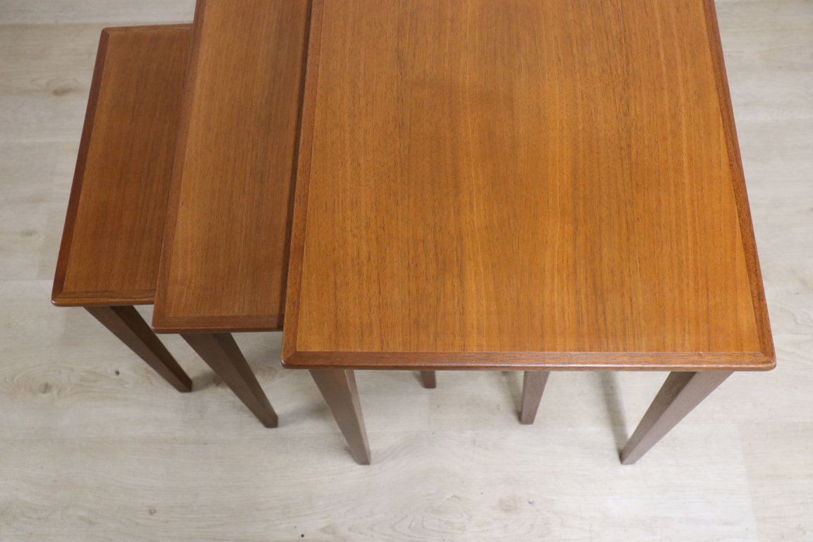 Tables gigognes scandinave "Kvalitet Form Funktion" en teck, 1960