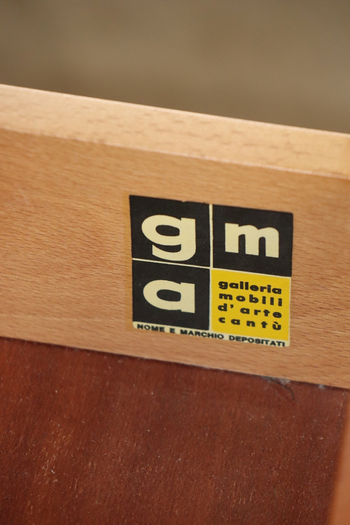Bibliothèque vintage italienne en bois massif - Années 60