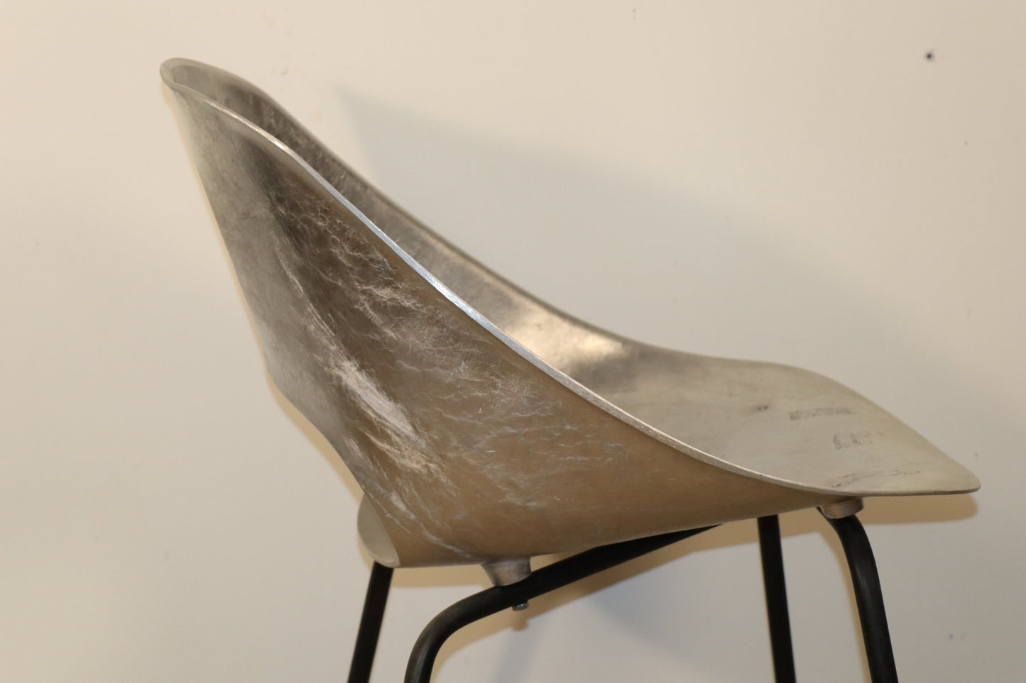 Chaise Aluminium modèle "Tulipe" de Pierre Guariche édition Steiner, 1960
