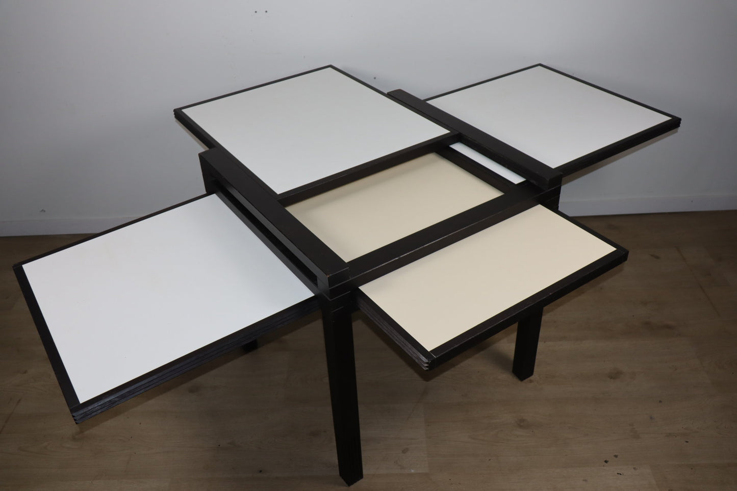 Table modulable bi-colore Bernard Vuarnesson - Années 80
