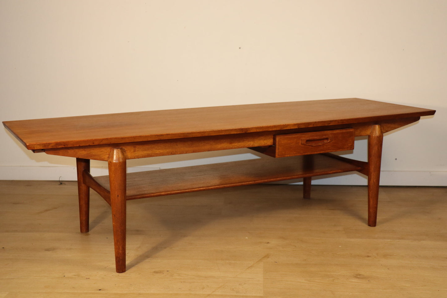 Table basse scandinave en teck années 60