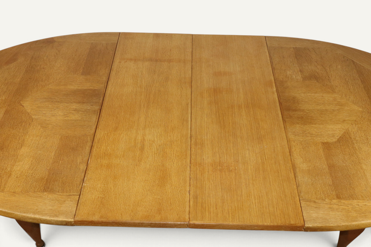 Table de repas extensible en chêne par Guillerme et Chambron - Années 1960