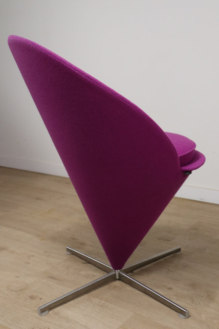 Chaise modèle « Cone Chair » Verner Panton édition Vitra