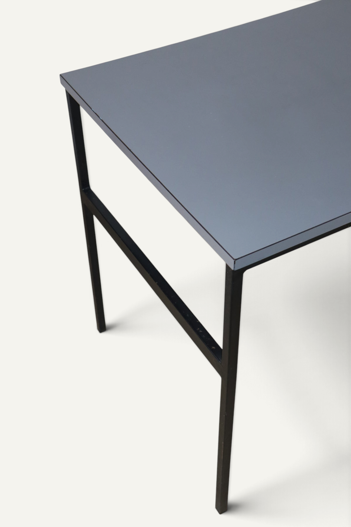 Bureau CM217 par Pierre Paulin pour Thonet – Années 1960