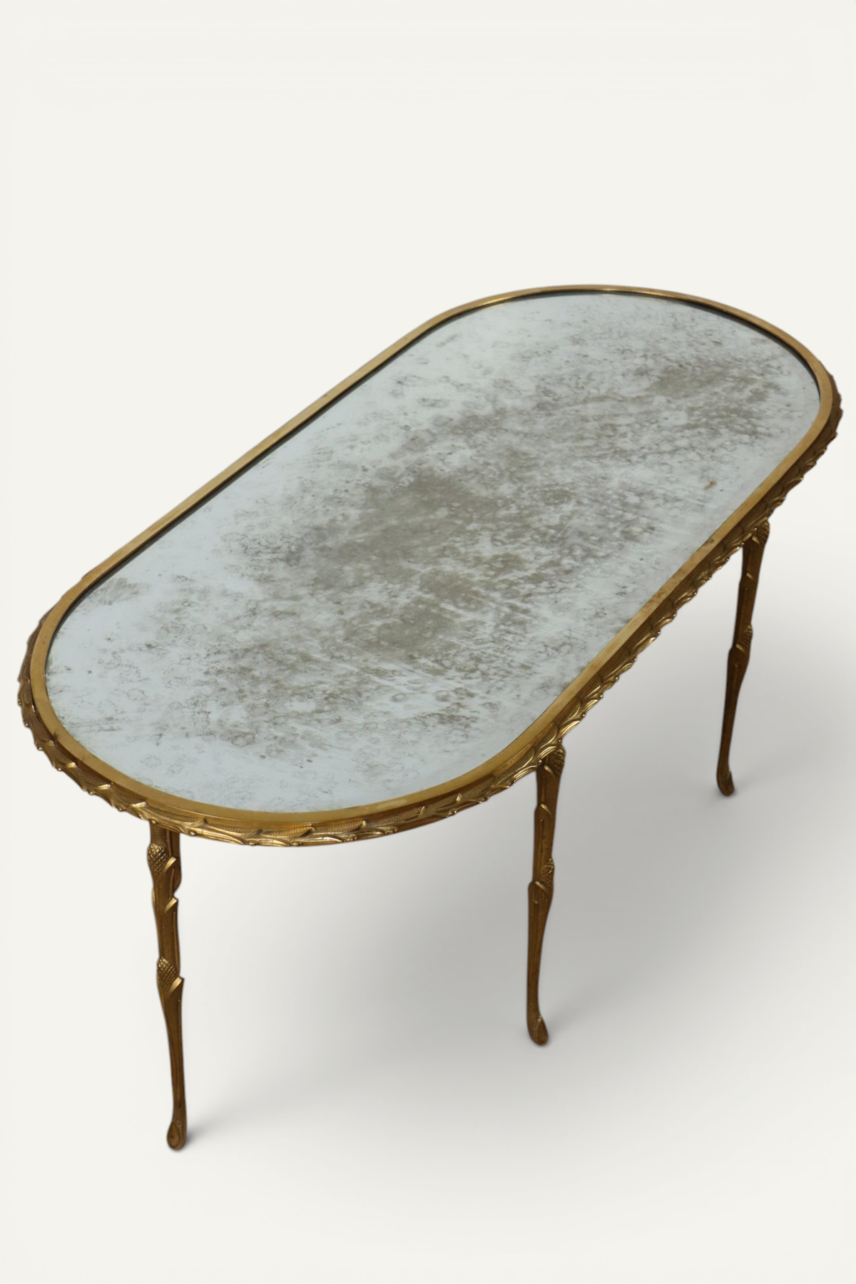 Table basse Maison Baguès en bronze doré et miroir vieilli – Années 1950