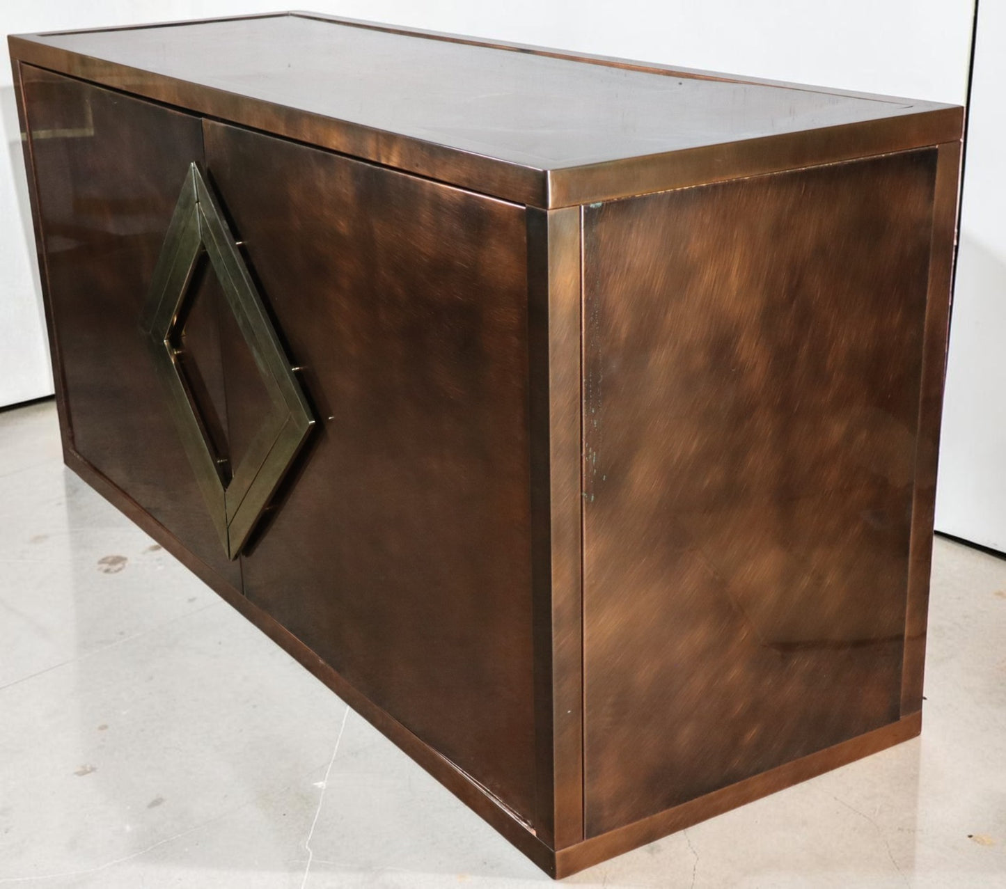 Enfilade minimaliste en métal patiné bronze, années 70