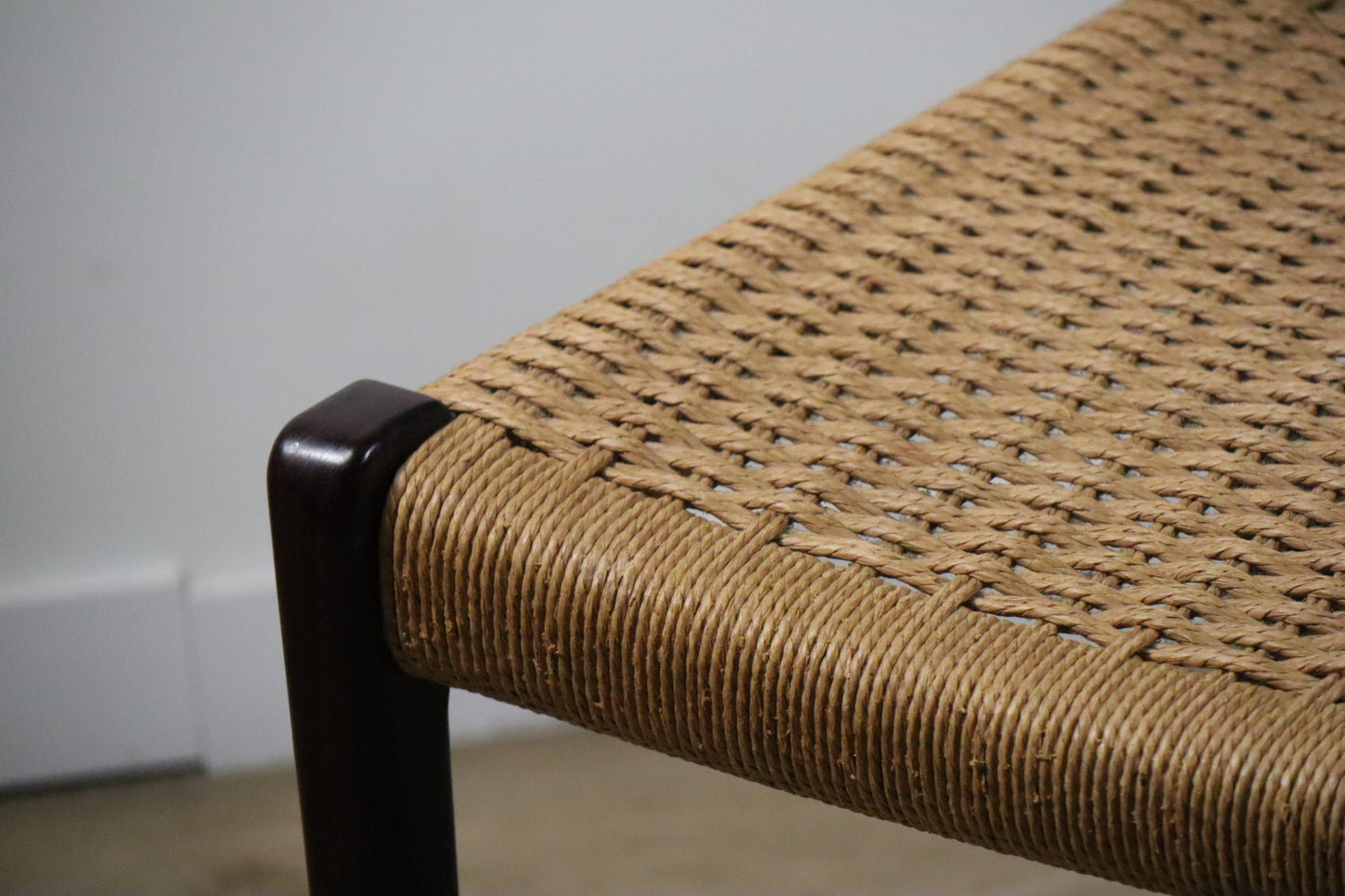 Chaise scandinave modèle 71 par Niels Otto Moller en teck et corde