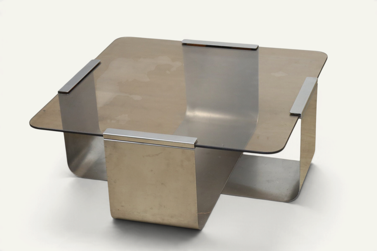 Table basse acier brossé et verre fumé, d'après François Monnet – années 70