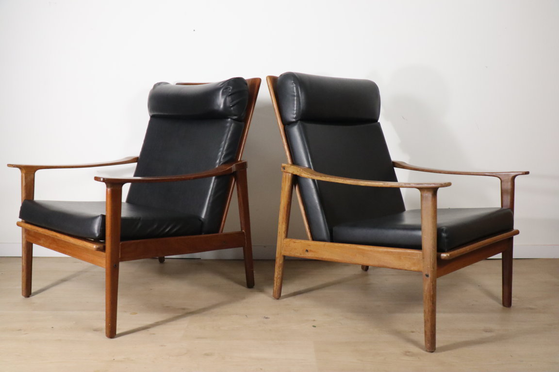 Paire de fauteuils scandinave en teck et skai, 1960