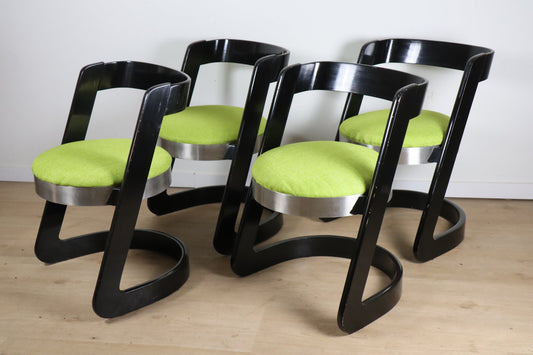 Suite de 4 chaises design Willy Rizzo – Années 70