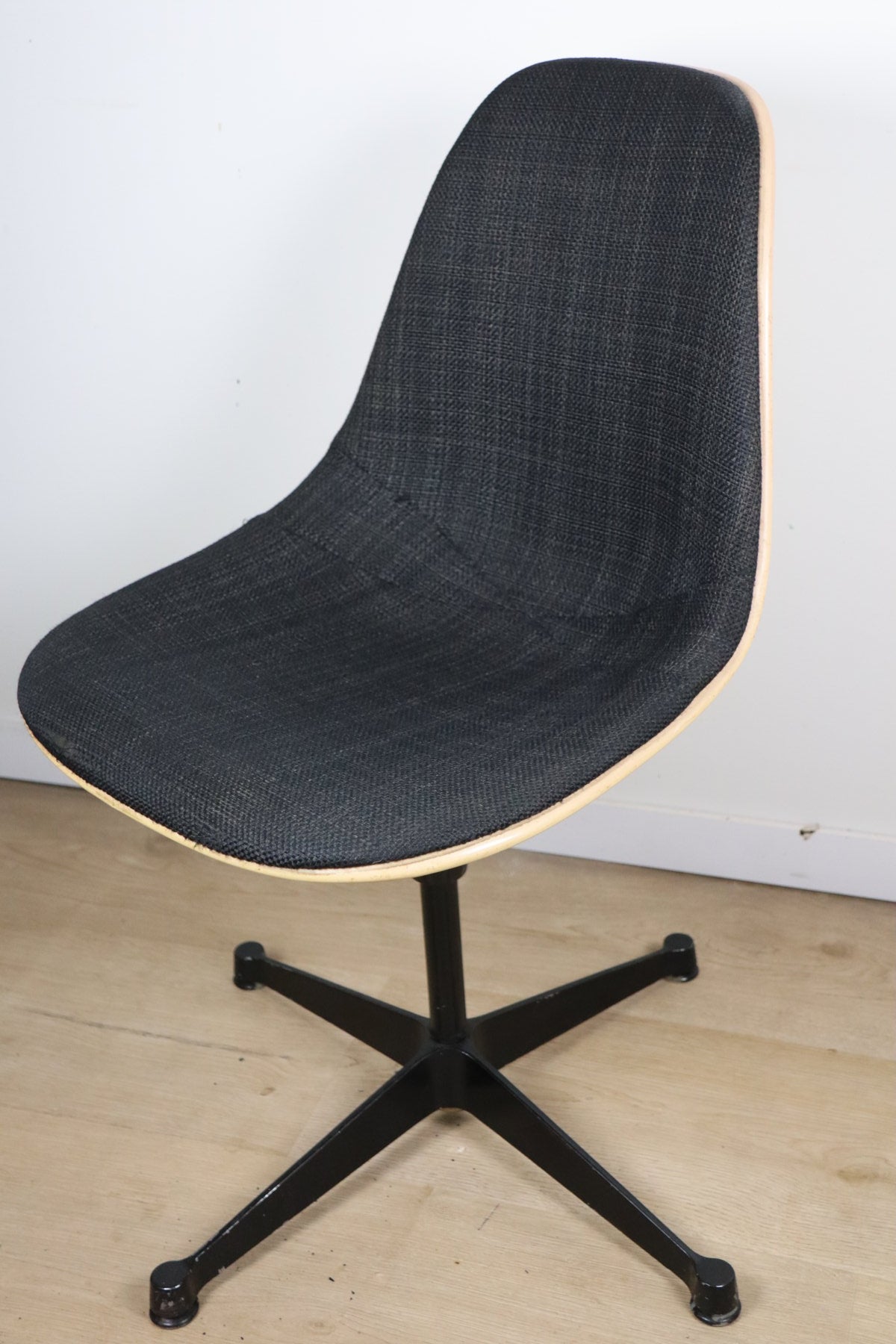 Chaise Eames Herman Miller - Fibre de verre pivotante réglable – 1960