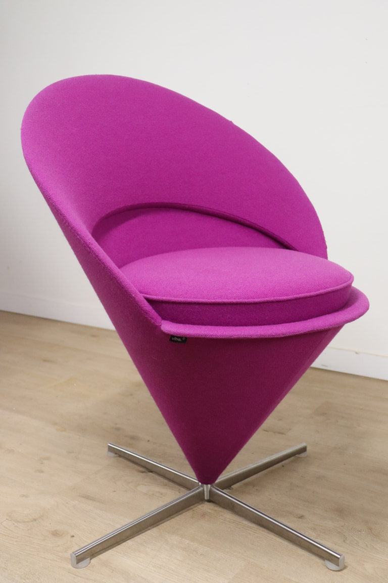 Chaise modèle « Cone Chair » Verner Panton édition Vitra