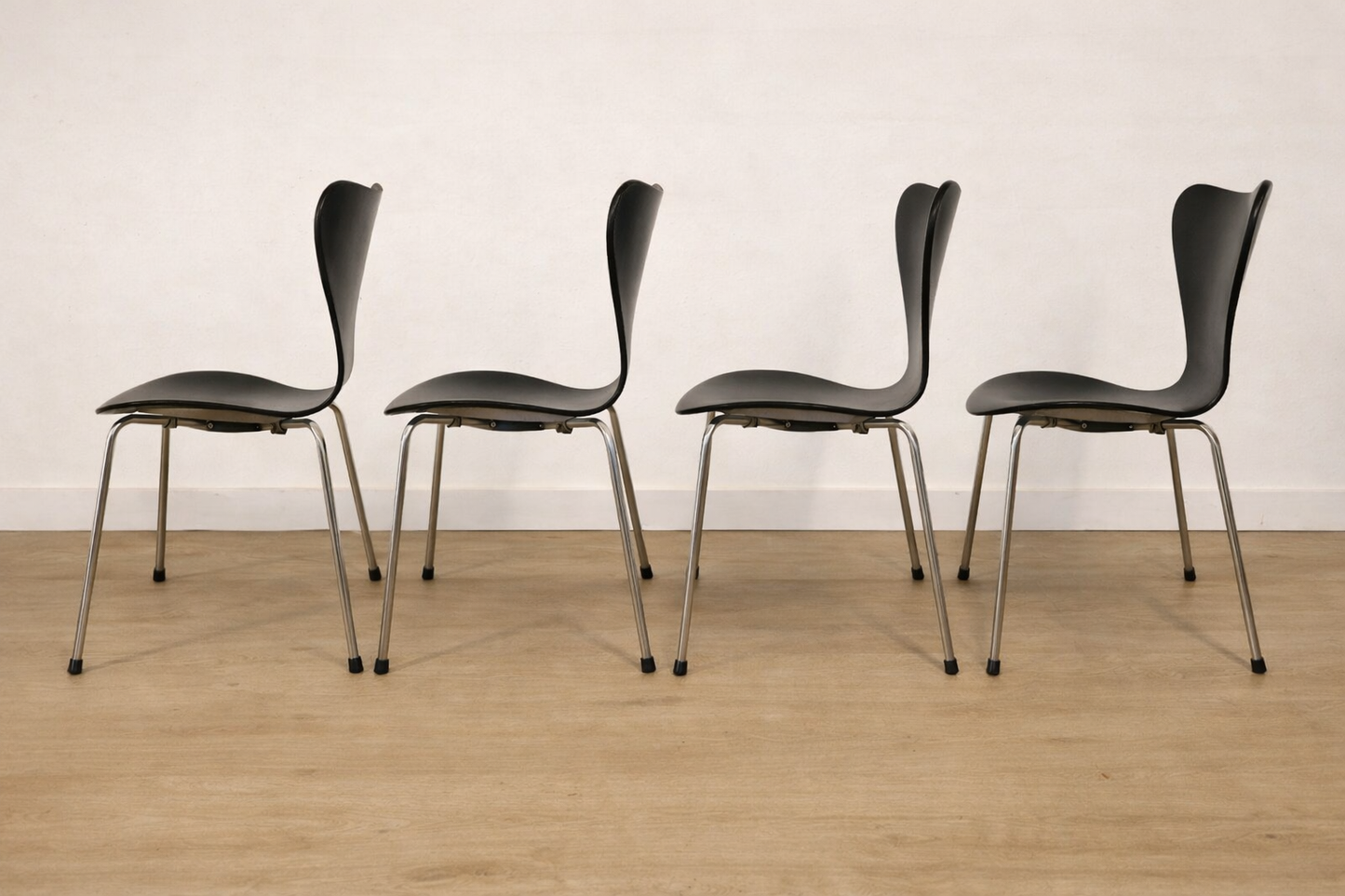 Chaises Série 7 Arne Jacobsen édition Fritz Hansen, 1955