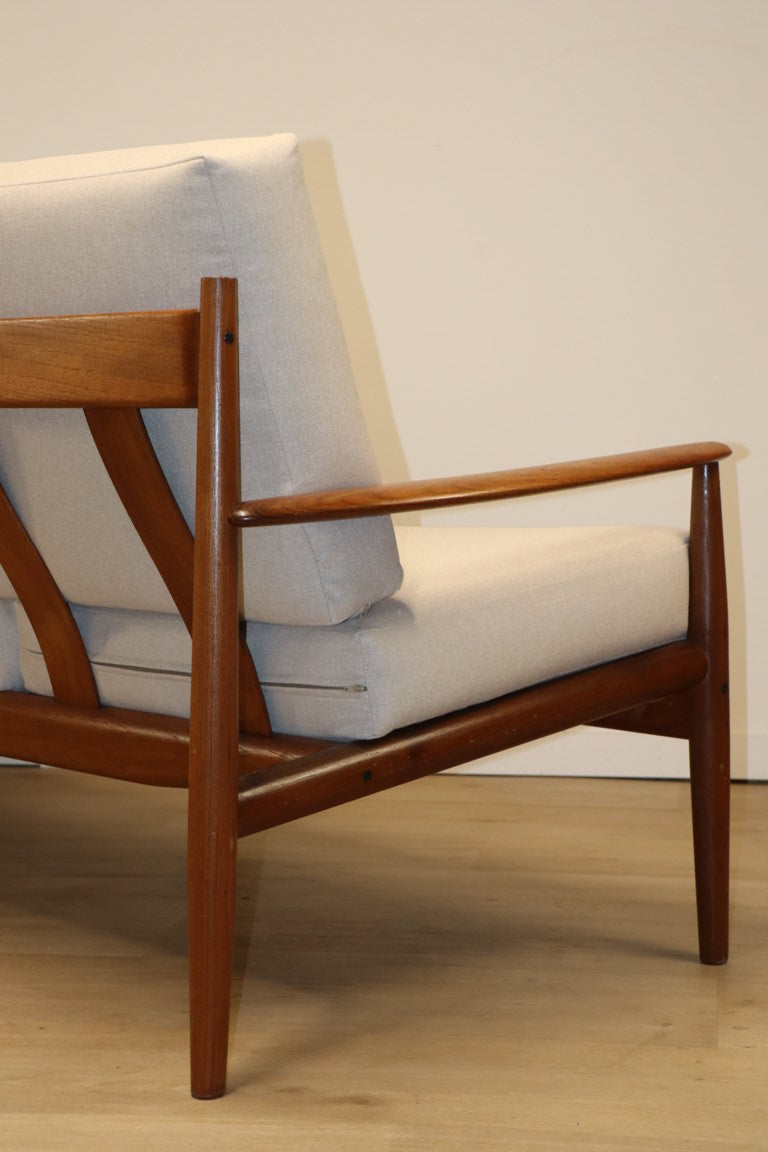 Canapé scandinave par Grete Jalk édition France & Son, 1960