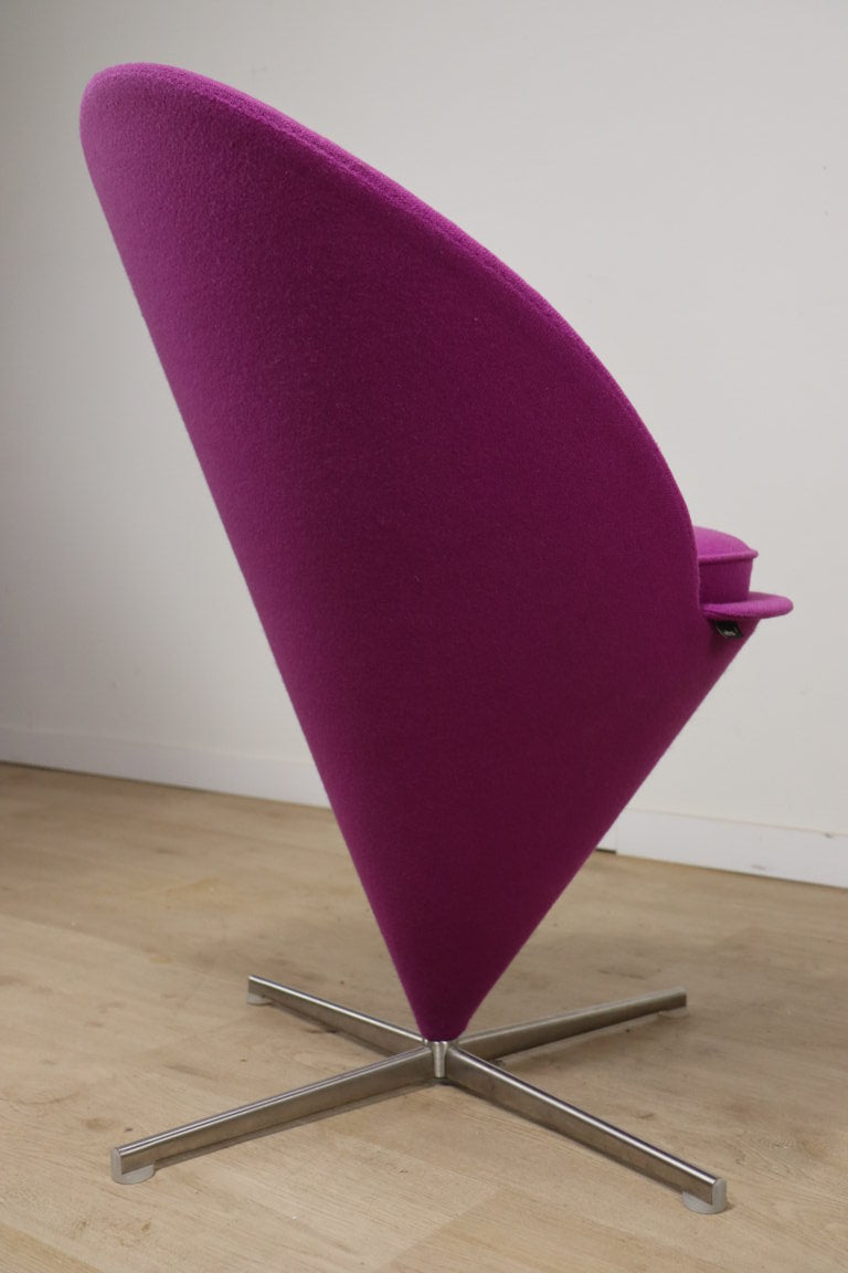Chaise modèle « Cone Chair » Verner Panton édition Vitra