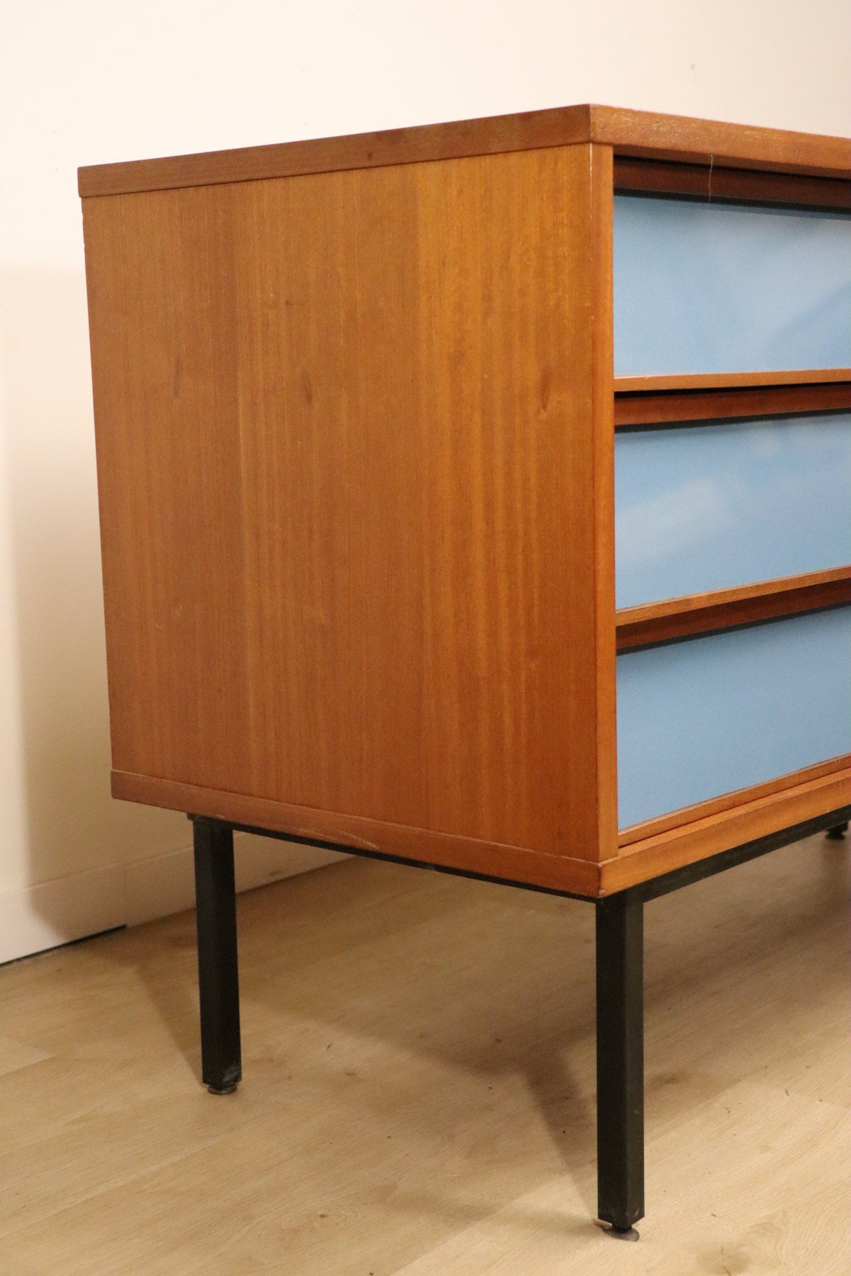 Vintage modernist teak sideboard – 1960