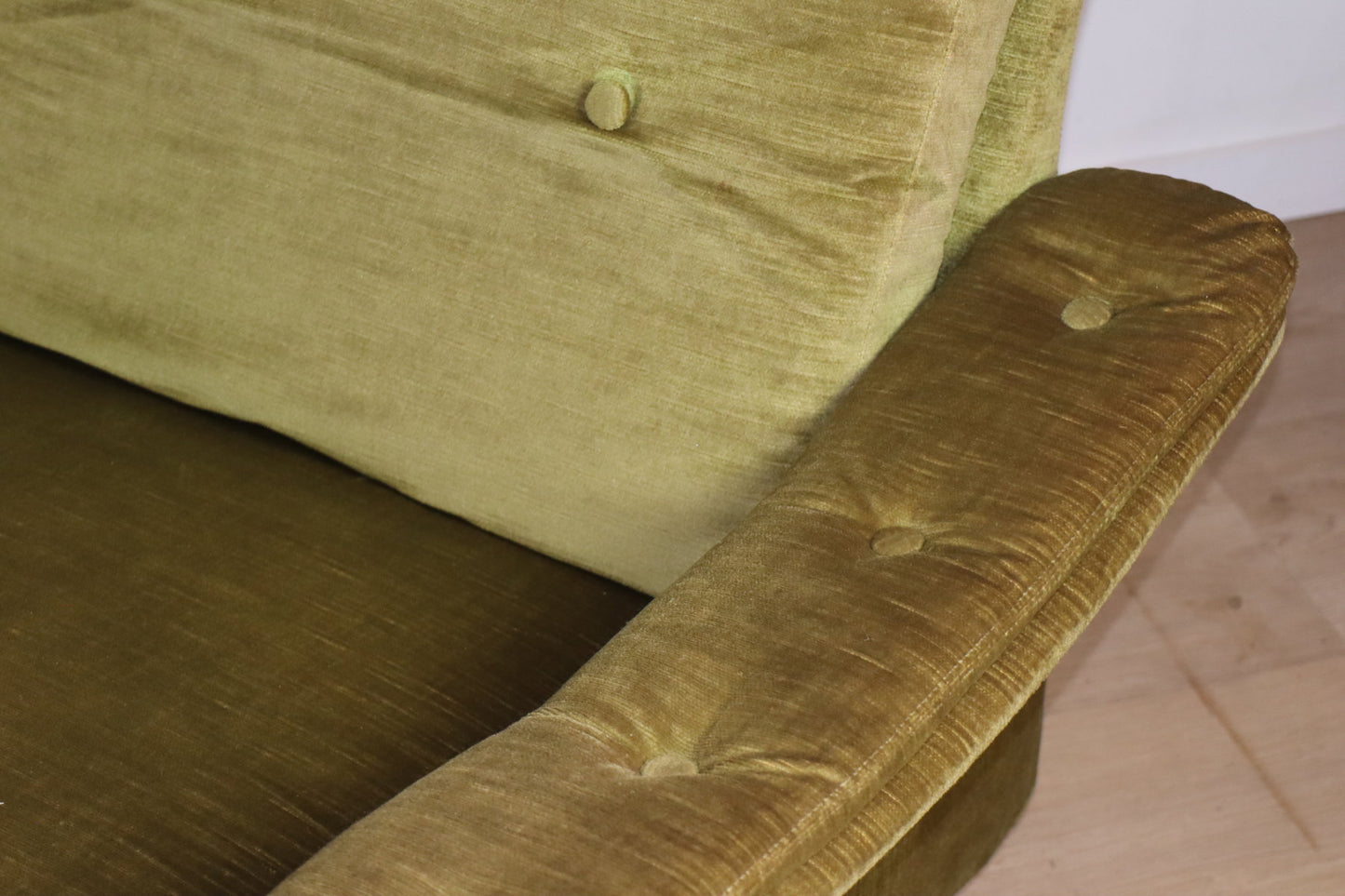 Paire de fauteuils vintage en velours – Années 60