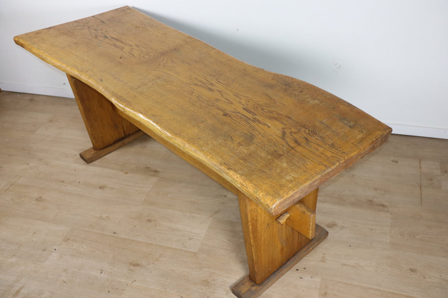 Table de repas brutaliste en bois massif - Années 50/60