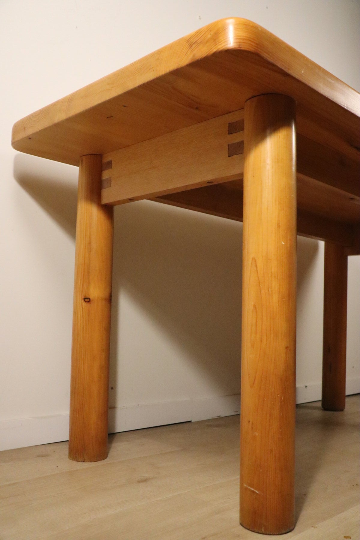 Table René Martin en pin massif moderniste, 1960