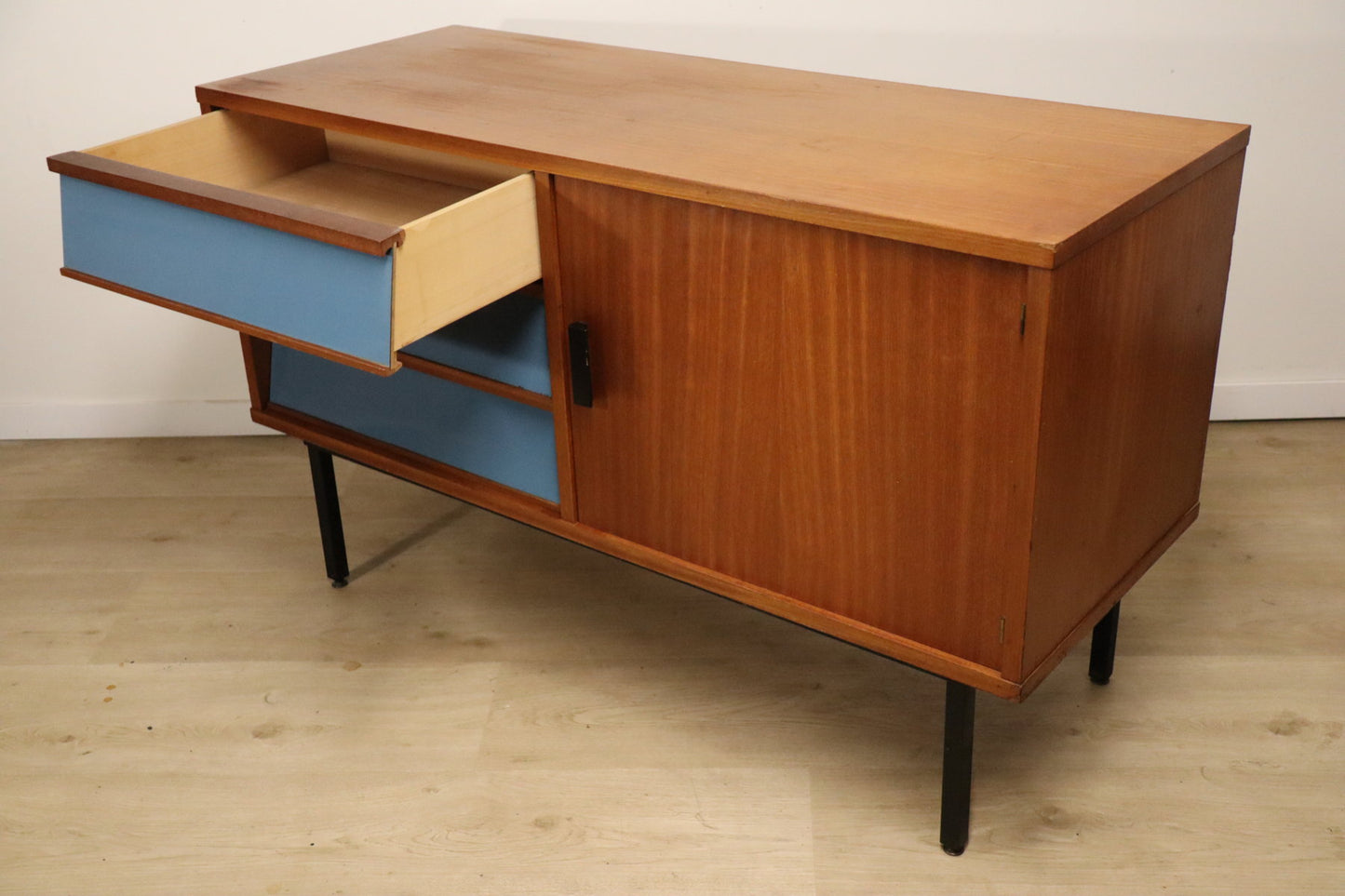 Vintage modernist teak sideboard – 1960